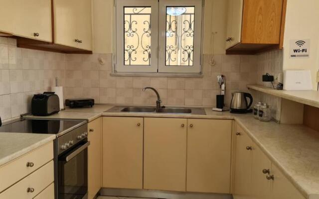 Chrisele House, 100m from Kalamaki Beach, Chania