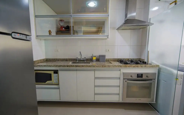 Apto pet Friendly c Churrasqueira a 100m da Praia