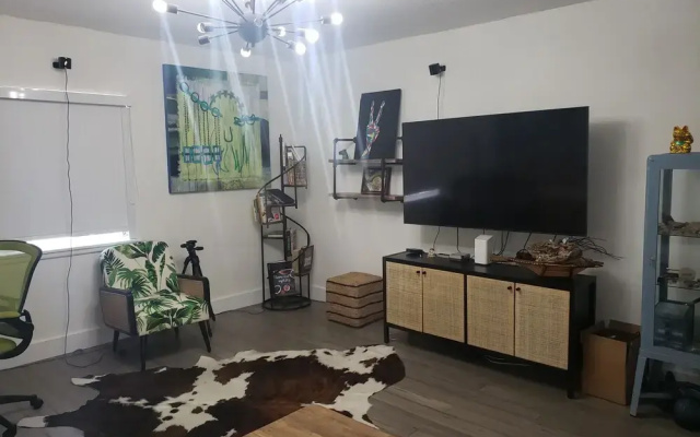 ARE-G Miami Lux Rental