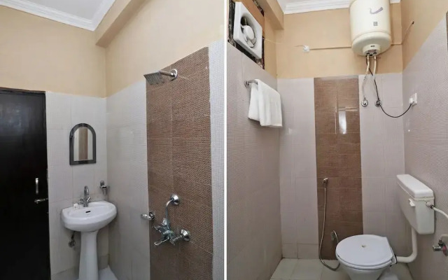 Hotel Reeva By OYO Rooms