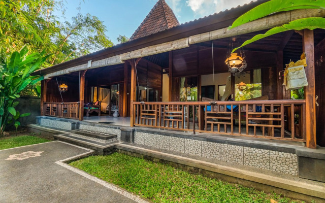 Sari Bamboo Villas