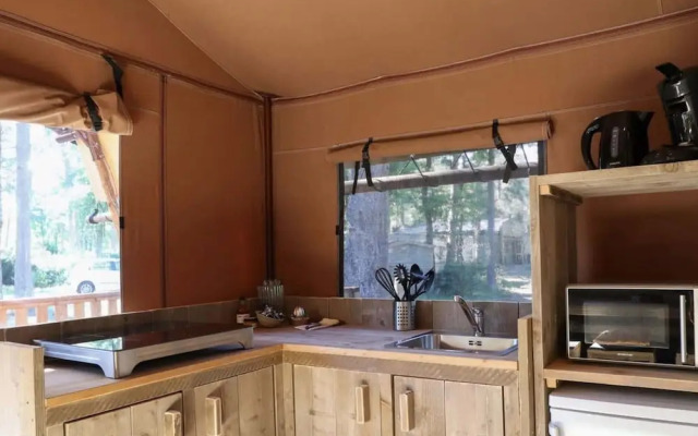 Cozy Tent Lodge With Sanitary Facilities