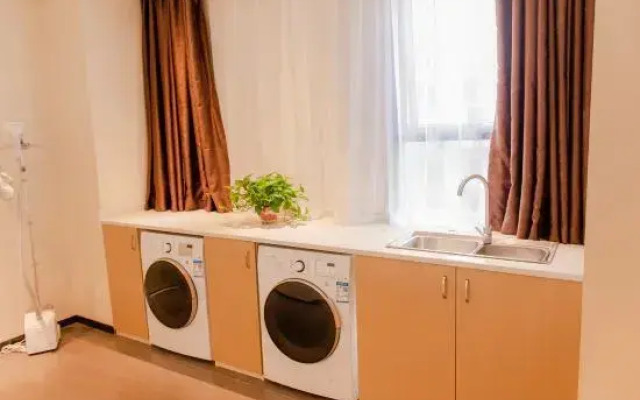 Qinin hotel (Haihang Square Metro Station Branch)