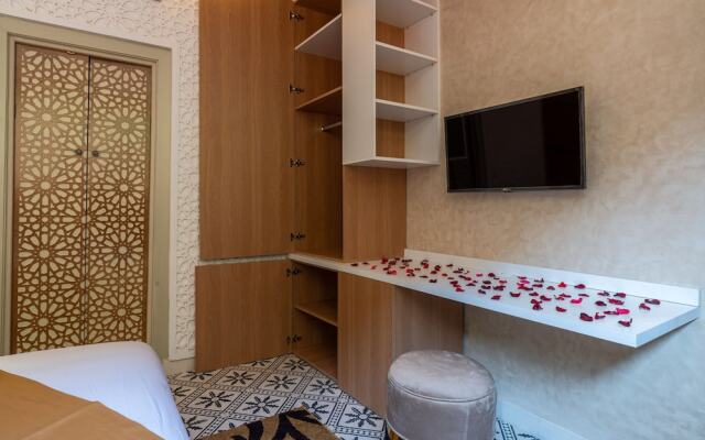 Yanis Guest House
