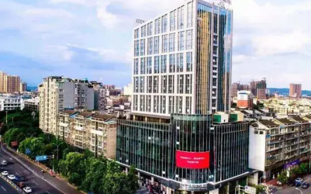 Huayue Oriental Hotel