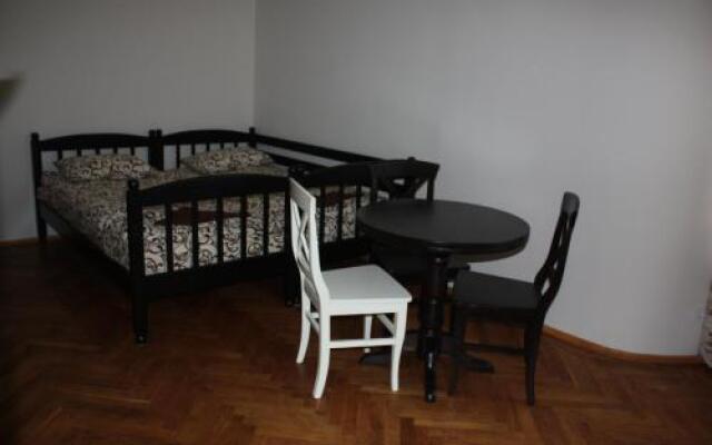Hostel 12 chairs