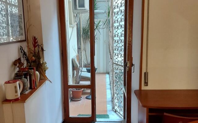 Vatican Rooms Guest House