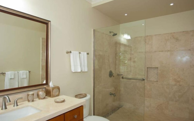 7 Br Beachfront Villa - Discovery Bay - Prj 1422