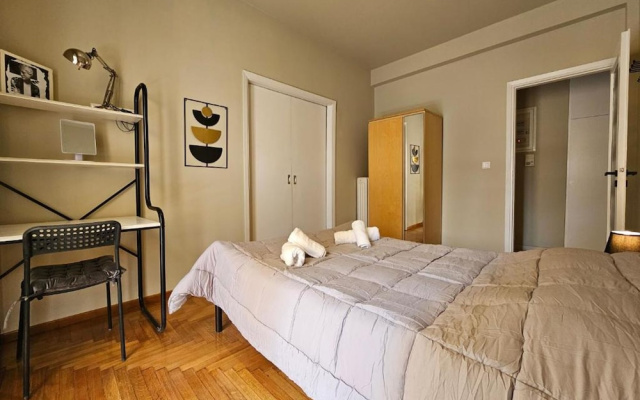 J G Luxury Apartment - Athens Town