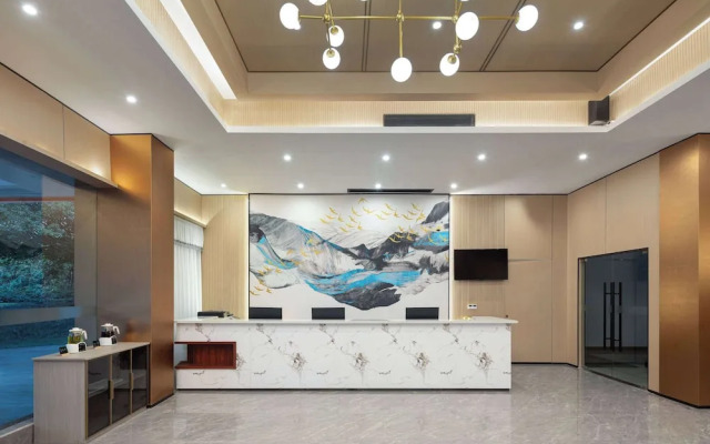 Hawthorn By Wyndham Guangzhou Baiyun Airport