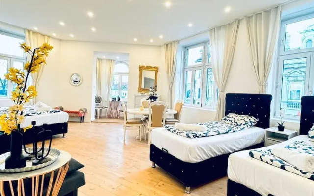 Spacious 3BR Near Kaufpark Alterlaa