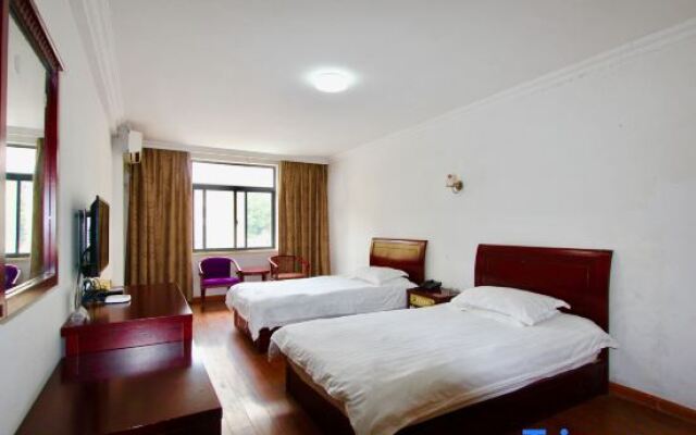 Pinghu Longyuan Hotel