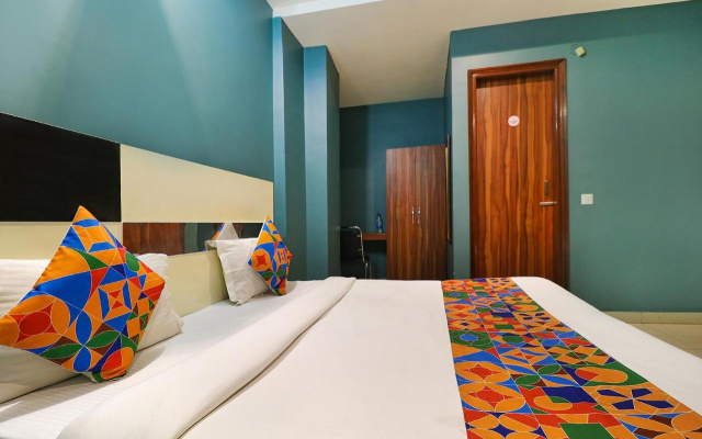 Fabhotel Maxx Inn
