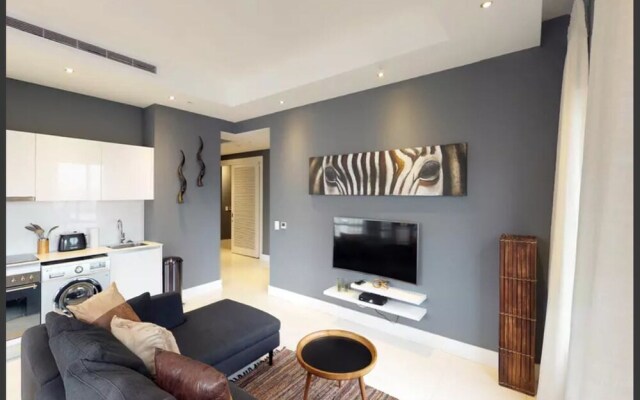 CBD Luxury Apartment