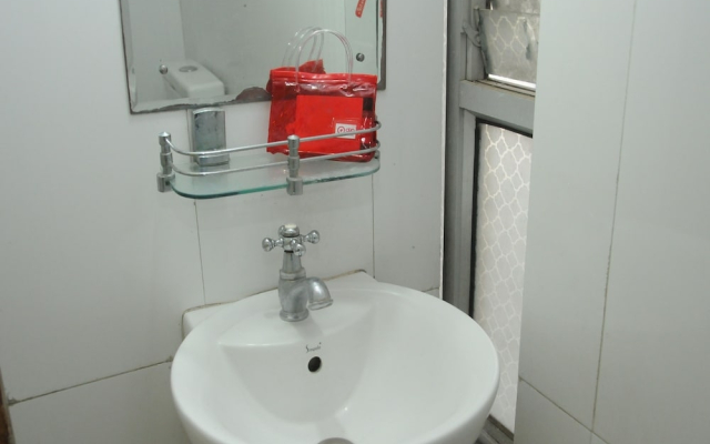 OYO 3061 Hotel De Pintu