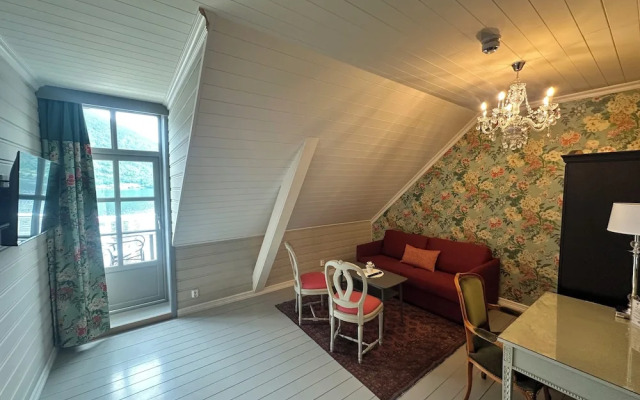 Hofslund Fjord Hotel