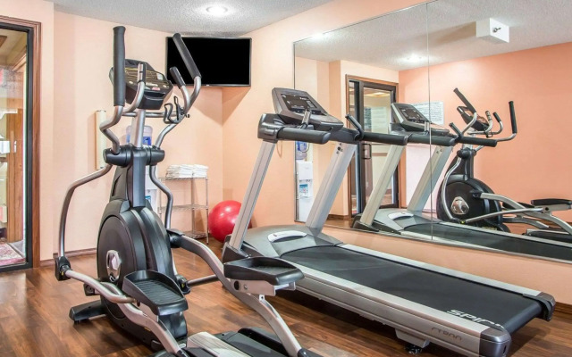 Quality Inn Morton at I-74