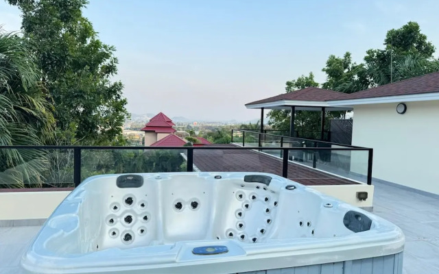 Luxury with Ocean Views&Private Rooftop