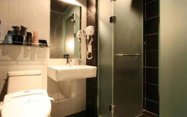 Y Hotel