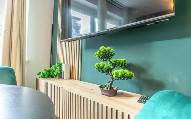 City Center Metro 1BR 1LR King Bed