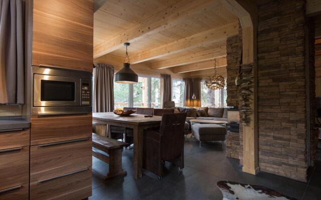 Peaceful Chalet in Turracherhöhe with Indoor Hot Tub