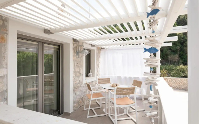 Anemolia Parga Suites
