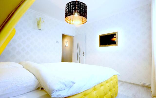 SOHO Apartment near CERONAV