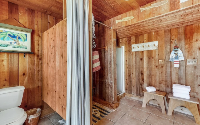 The Other Castle 5 Bedroom Home by RedAwning