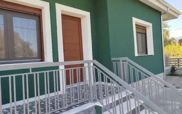 Chistine s Country Cottage