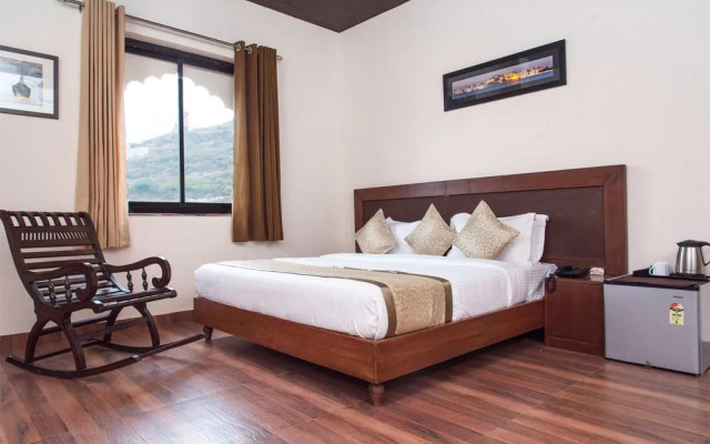 Vijaygarh Resort & Cottages with Private Pool