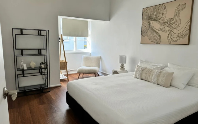 Montblu at Echo Point – Guest Rooms – Sydney