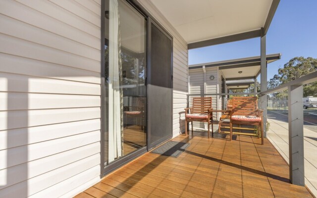 Serpentine Falls Park Home & Tourist Village