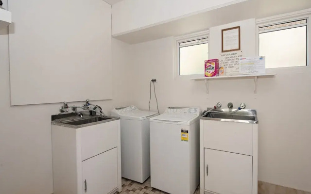 Shoal Towers, Unit 2/11 Shoal Bay Road