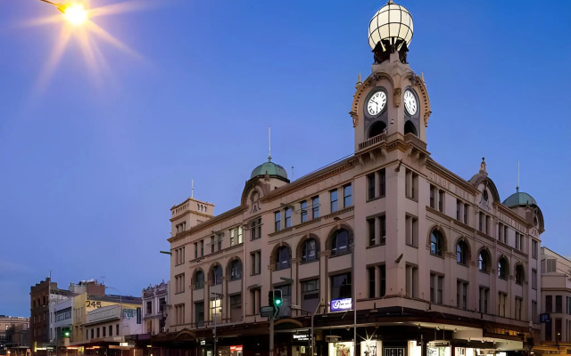 Meriton Suites Campbell Street, Sydney