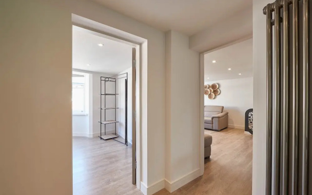 Laguz The Merchants Quarters