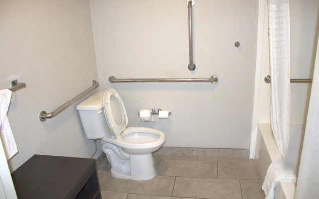 Clarion Pointe Statesville