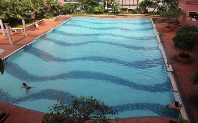 Marimari Marina Service Condo