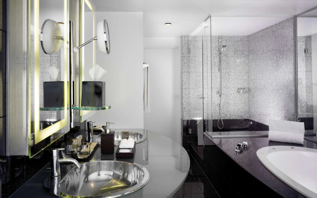 Van der Valk Hotel Paris CDG Airport
