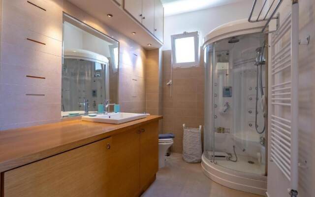 Rhea - Glyfada Sea View Apartment