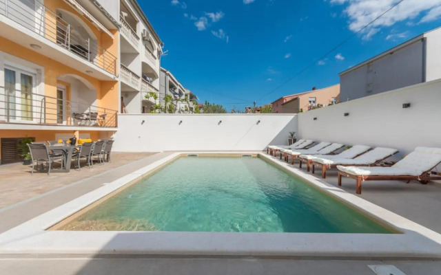 Apartment Pavla with pool