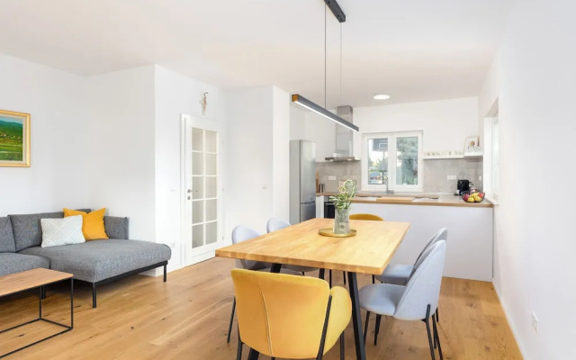 Olive Leaf - Ground Floor Apartment