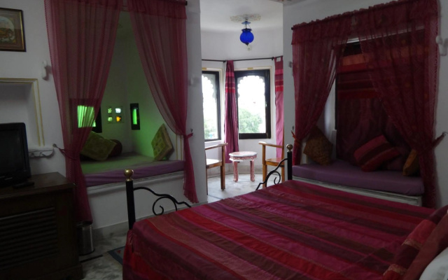 Karohi Haveli – Guest Rooms – Udaipur