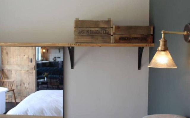 Rustic 1-bed Holiday Home in Suffolk Countryside