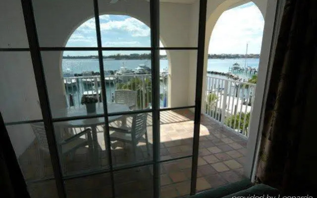 Paradise Harbour Club & Marina