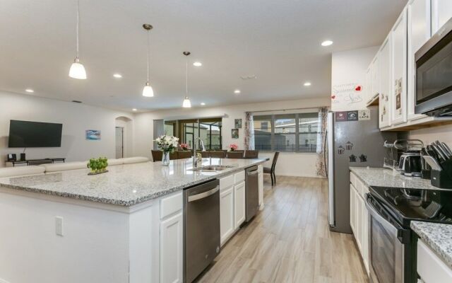 6028bod 14 Bedroom Home