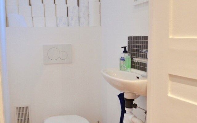 Central Marais-beaubourg 1 Bedroom Flat