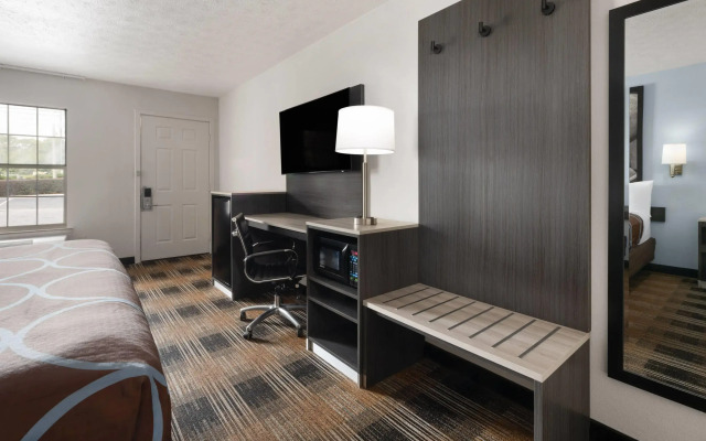 Super 8 by Wyndham Covington