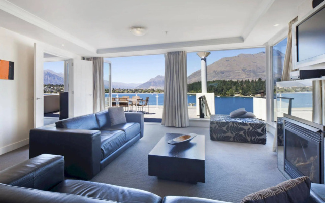 Luxury Lake Suites