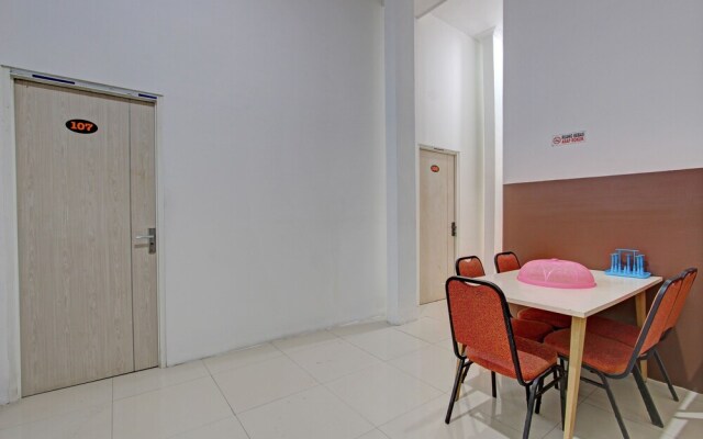OYO 93095 New Puspa Residence