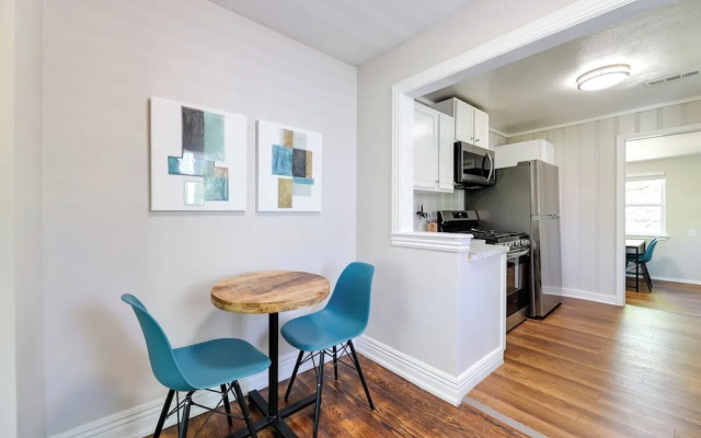 Fayetteville Retreat w/ Yard - Walk to Campus!